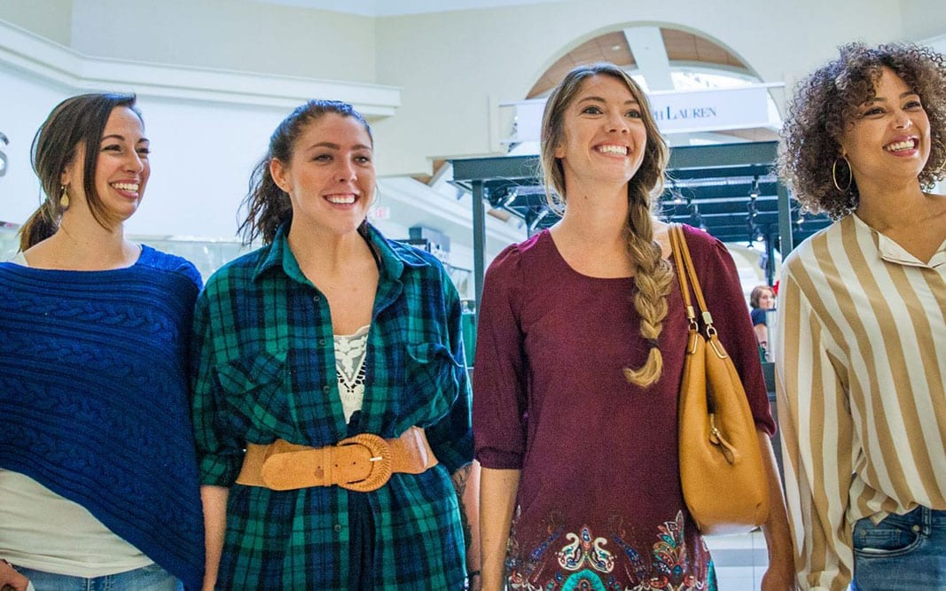 Fashion-Outlets-of-Niagara-Falls-New-York Shopping at Fashion Outlets of Niagara Falls in Niagara Falls, New York