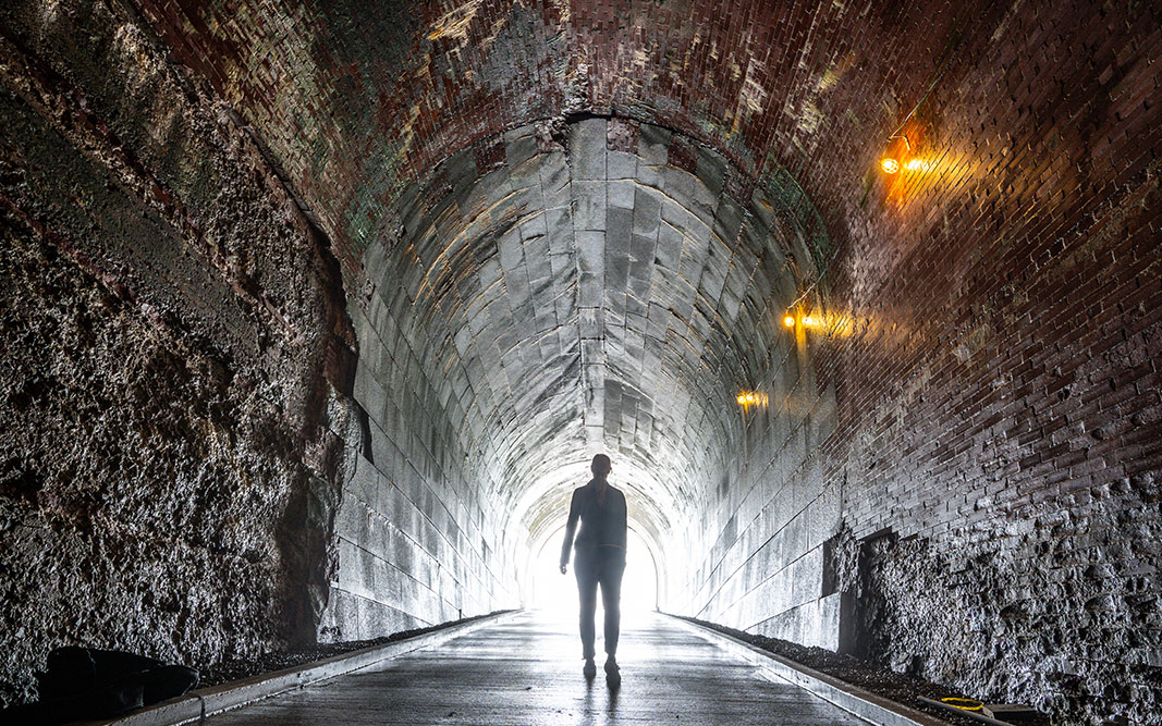 Niagara-Parks-The-Tunnel-Niagara-Falls-Tourism
